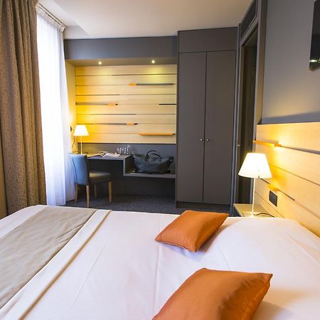 Luzy Logis Hotel Du Morvan - Restaurant La Table De Jerome מראה חיצוני תמונה